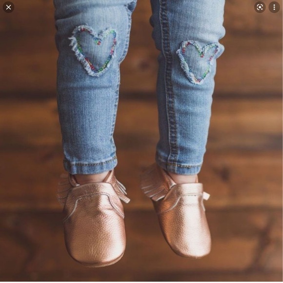 MiniMoc Baby Pink Metallic Leather Moccasin Shoes 2 - Picture 2 of 7